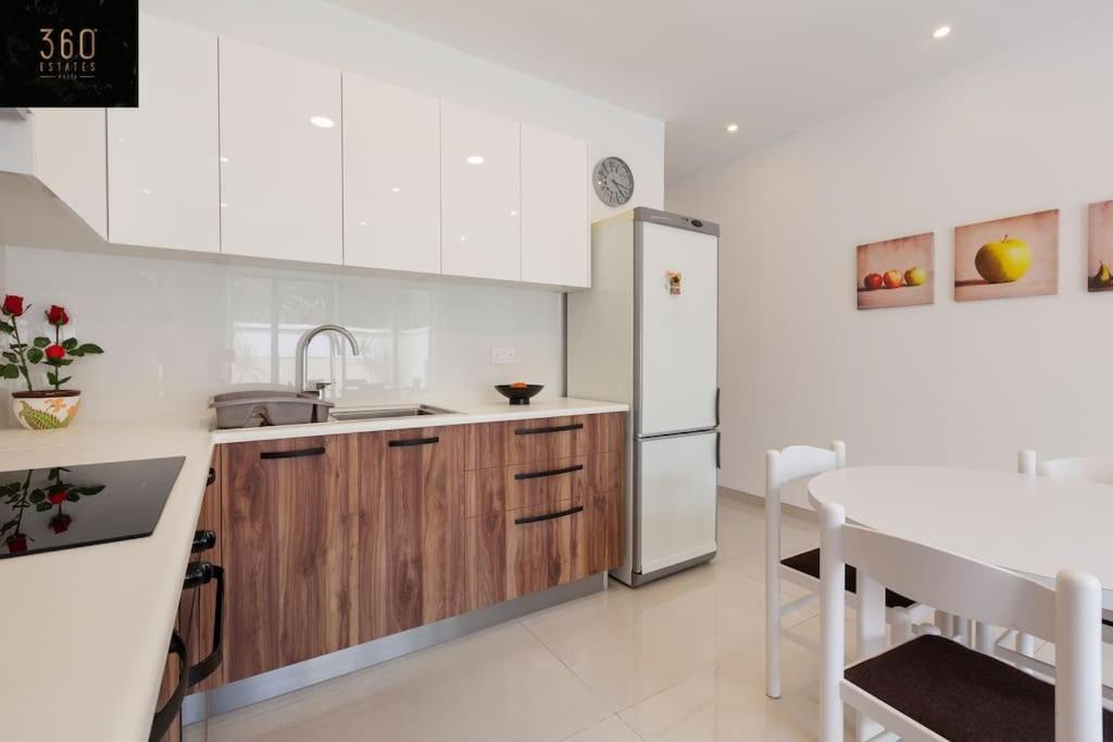 Comfy Apt With Terrace, 5 Mins To Sliema Ferries By 360 Estates Gzira Esterno foto