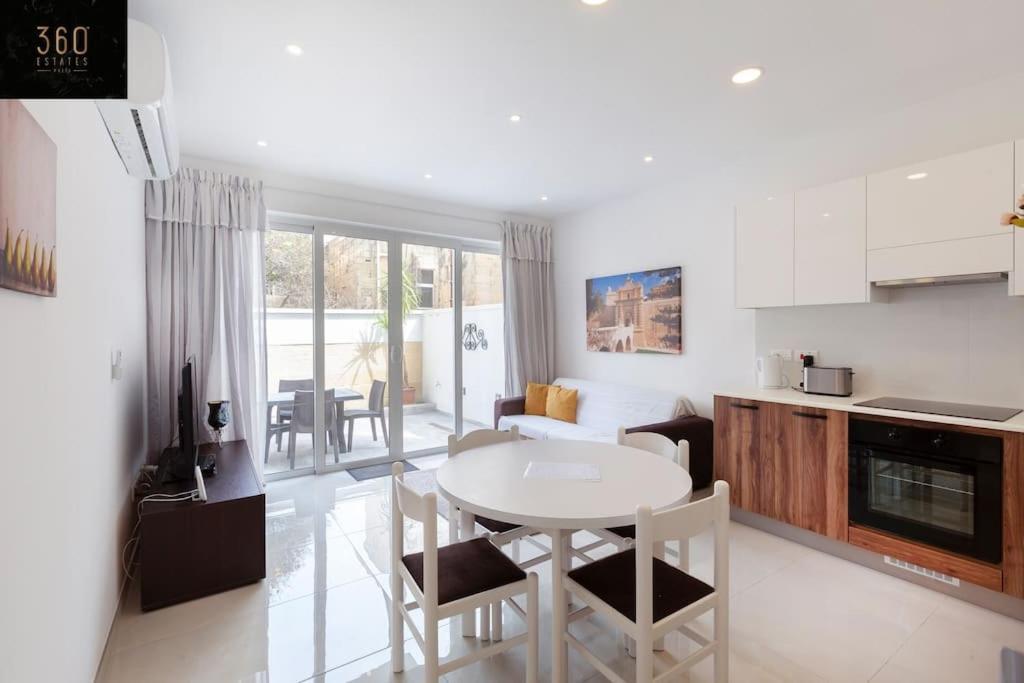 Comfy Apt With Terrace, 5 Mins To Sliema Ferries By 360 Estates Gzira Esterno foto