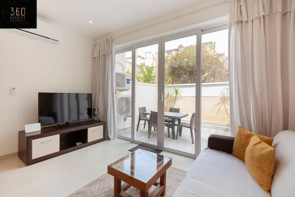 Comfy Apt With Terrace, 5 Mins To Sliema Ferries By 360 Estates Gzira Esterno foto