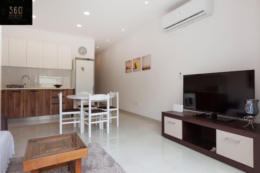 Comfy Apt With Terrace, 5 Mins To Sliema Ferries By 360 Estates Gzira Esterno foto