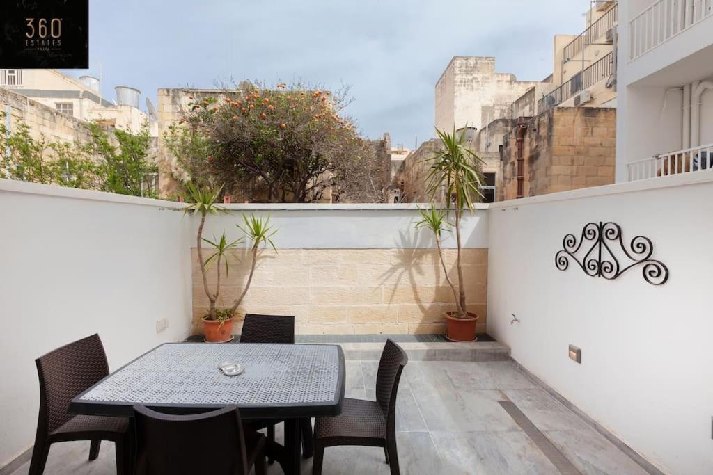 Comfy Apt With Terrace, 5 Mins To Sliema Ferries By 360 Estates Gzira Esterno foto